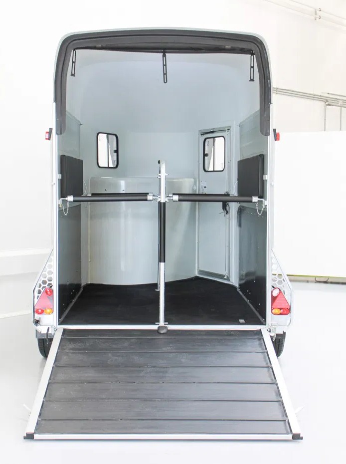 Hestetrailer til 2 heste, egenvægt 730 kg, ttv. 2.000 kg image 1