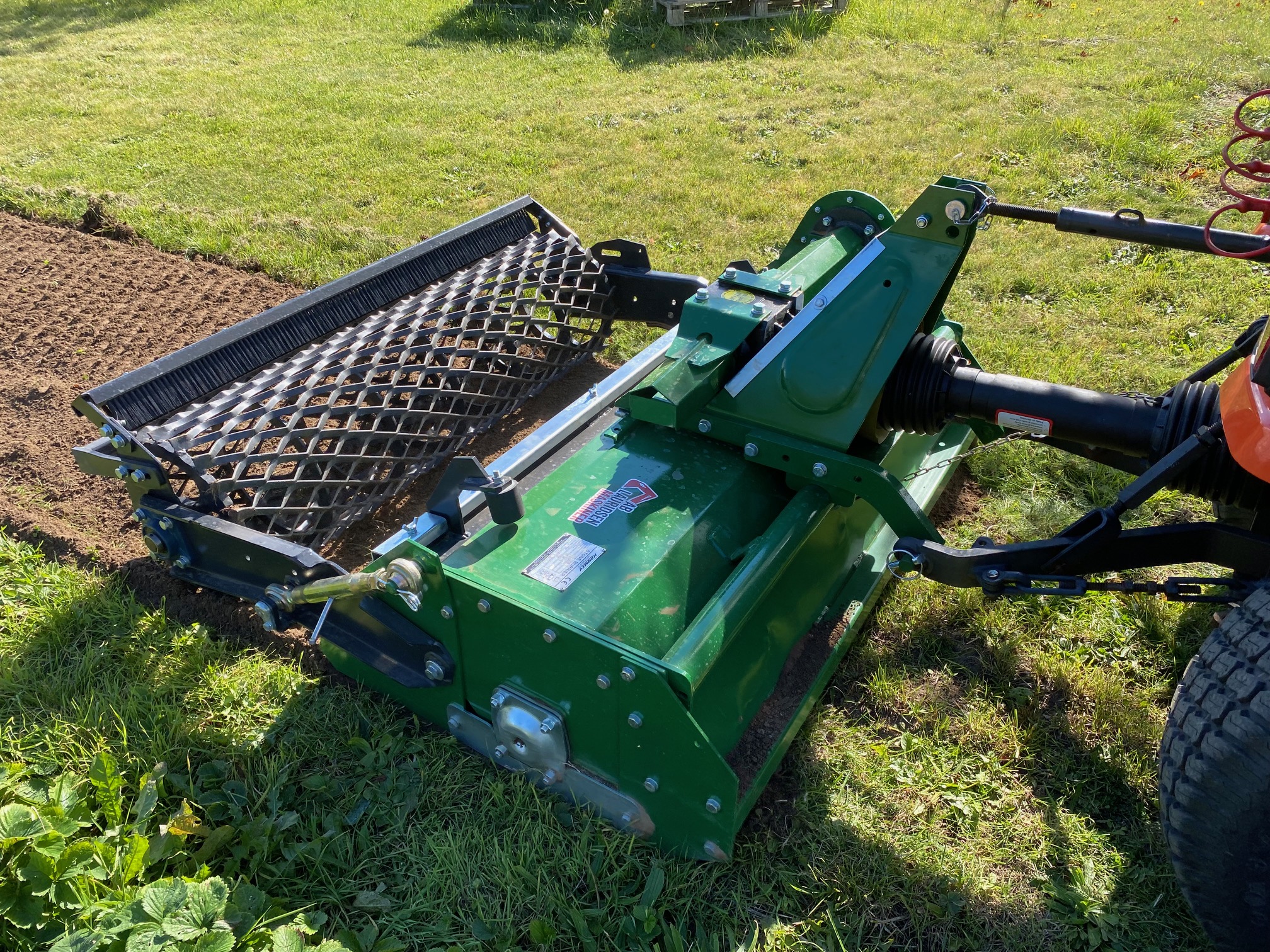 Stennedlægningsfræser på traktor thumbnail 1